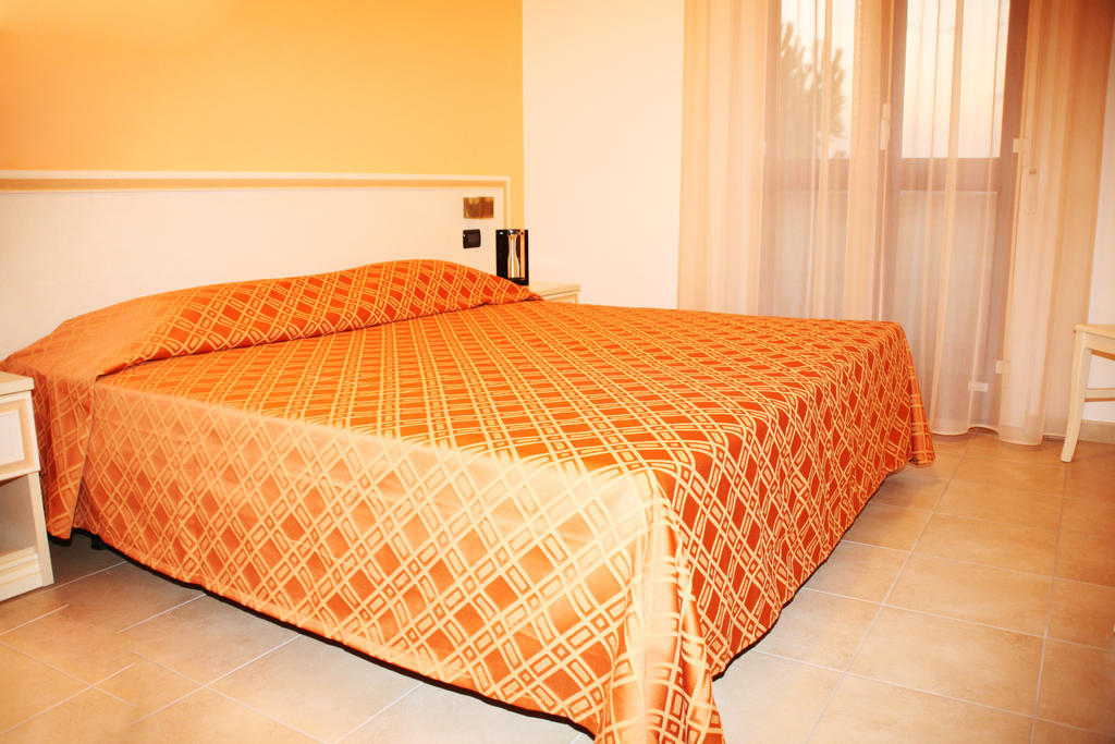Hotel Leondoro Castel Frentano Habitación foto
